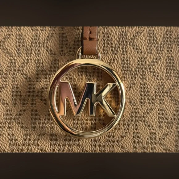 Michael Kors Jet Set Collection Tote Bag - Picture 3 of 4